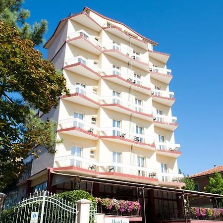 Hotel Royal 페자로 외부 사진