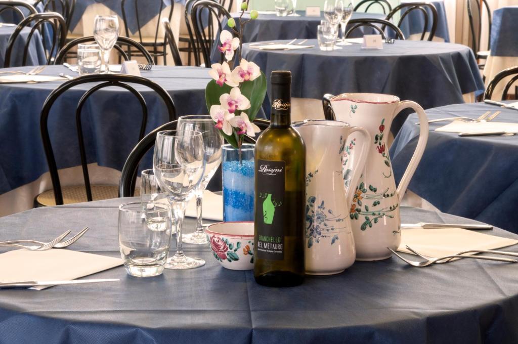 Hotel Royal 페자로 외부 사진